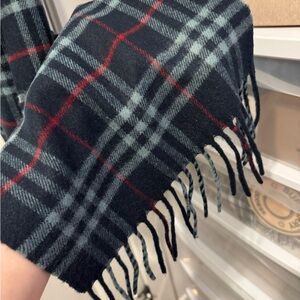 100% Lambswool Burberry Navy Red Scarf (5ft 5in long)